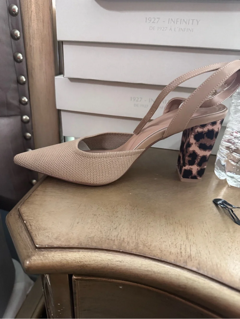Yellow Shoe Box with Size Label US 7.5 - Picture 5 of 6